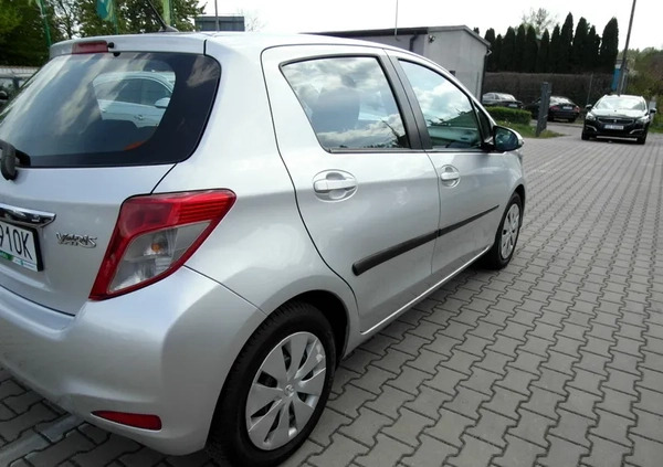 Toyota Yaris cena 22900 przebieg: 165000, rok produkcji 2012 z Sosnowiec małe 436